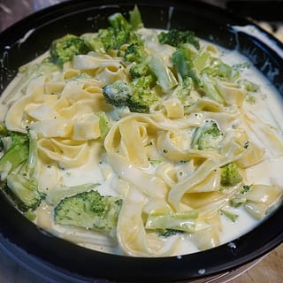 Fettuccine Alfredo with Broccoli