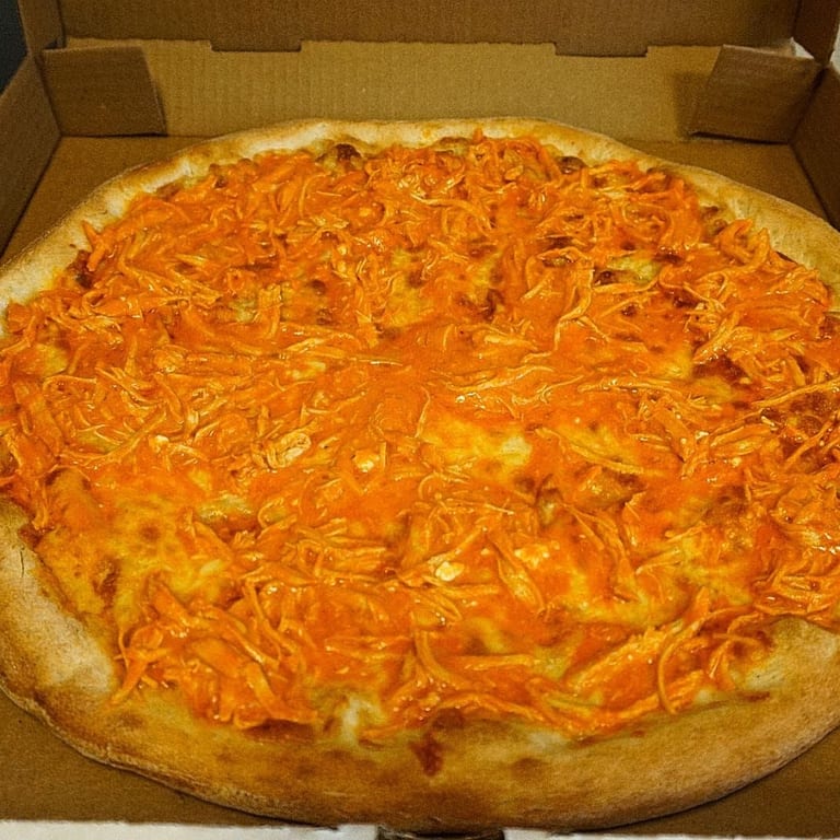 Buffalo Chicken Pizza Delight