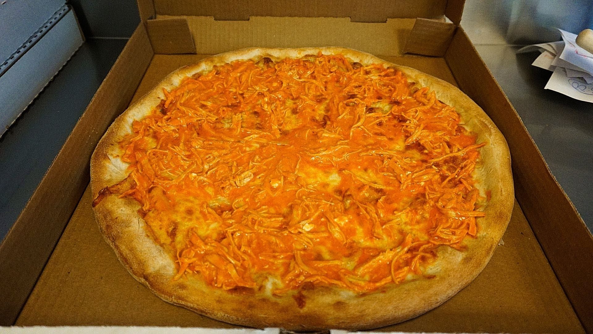 Buffalo Chicken Pizza (Personal 12'').